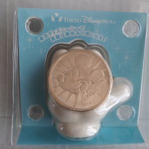 Mickey Mouse Souvenir Gold Medal Coin   ~Magical Moment Tokyo Disneyland  2005